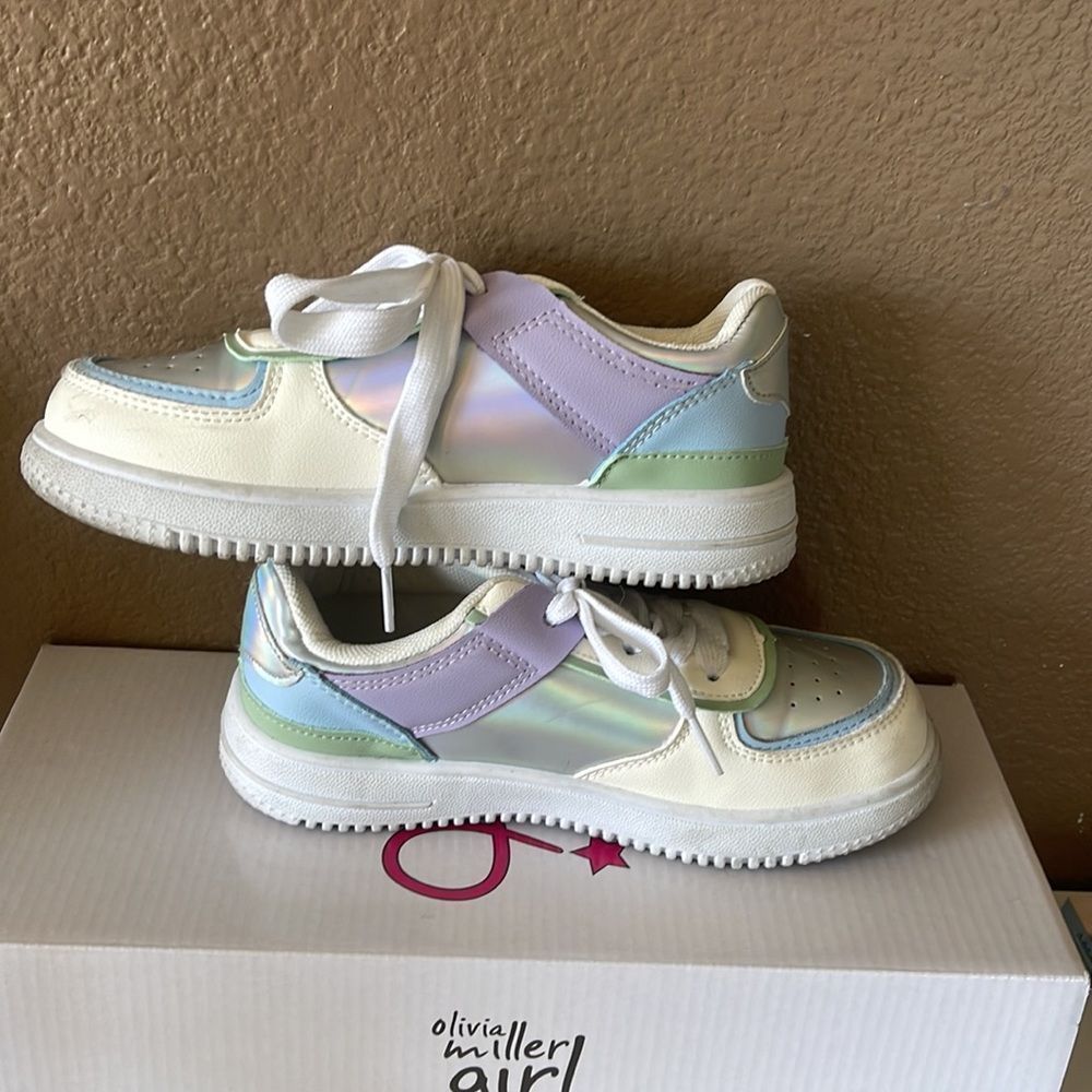 Olivia Miller girl pastel shoes size 2 - Picture 6 of 8